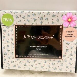BETSEY JOHNSON Baby Buds BLUE Floral Sheet‎ Set TWIN Coquette